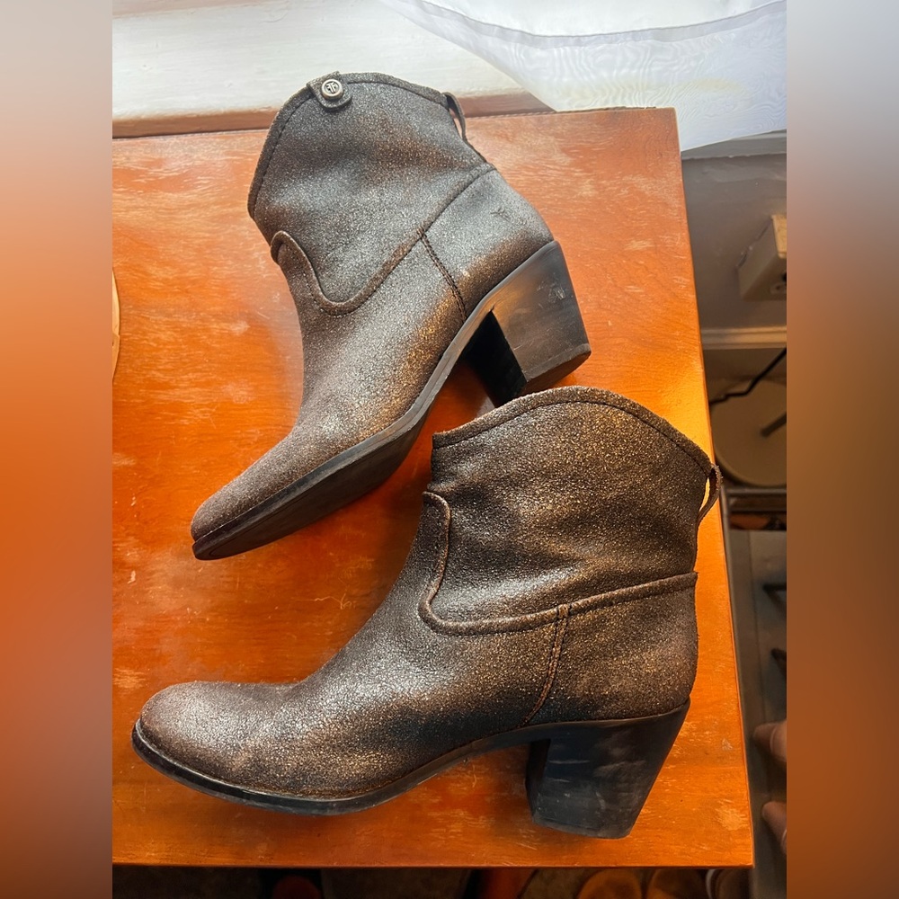 Frye metallic ankle boots size 8.5